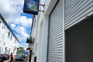 GROUND FLOOR SHOPLOT PULAI MUTIARA FOR RENT! 