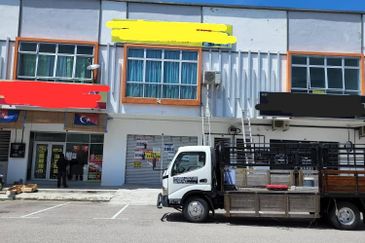 GROUND FLOOR SHOPLOT PULAI MUTIARA FOR RENT! 