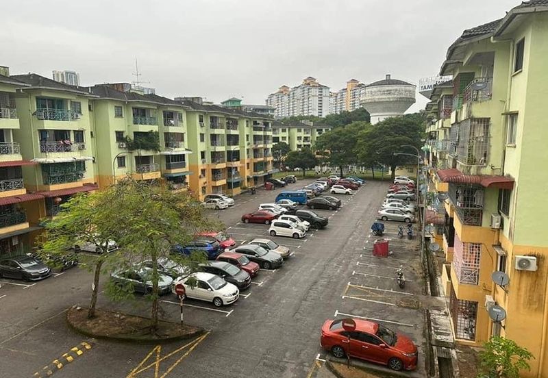 Lily & Jasmine Apartment