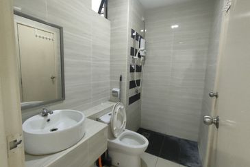 D'Summit Residences @ Kempas Utama