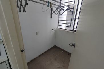 D'Summit Residences @ Kempas Utama