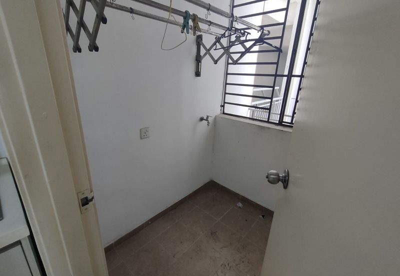 D'Summit Residences @ Kempas Utama