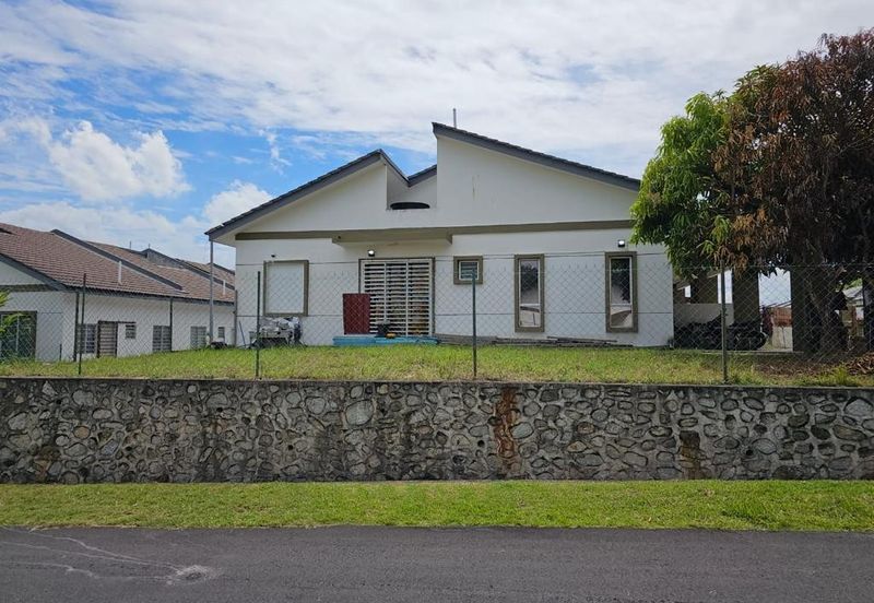 CORNER LOT FULL LOAN NEGERI SEMBILAN UNTUK DIJUAL ! 