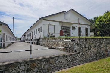 CORNER LOT FULL LOAN NEGERI SEMBILAN UNTUK DIJUAL ! 