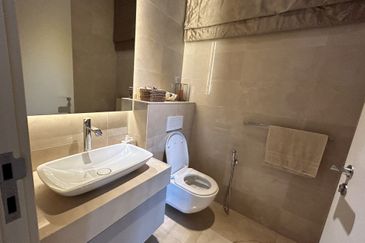 Emerald Bay @ Puteri harbour