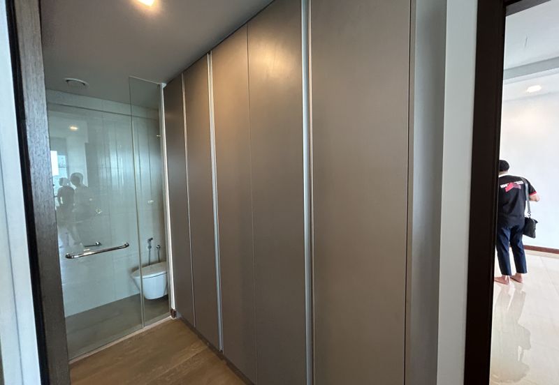 NEW SEAVIEW APARTMENT PUTERI HARBOUR FOR SALE ! 