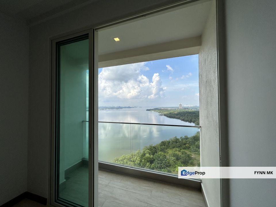NEW SEAVIEW APARTMENT PUTERI HARBOUR FOR SALE ! , Johor, Kota Iskandar