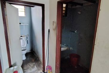 PLENTONG FLAT FULL LOAN FOR SALE ! 