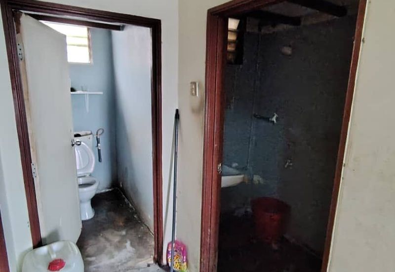 PLENTONG FLAT FULL LOAN FOR SALE ! 