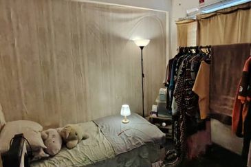 PLENTONG FLAT FULL LOAN FOR SALE ! 