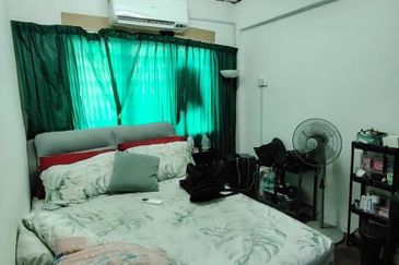 PLENTONG FLAT FULL LOAN FOR SALE ! 