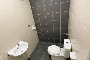 SHOPLOT GELANG PATAH FOR RENT