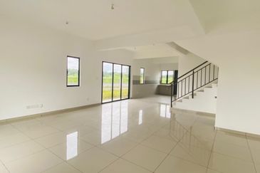 CORNER LOT SAUJANA JAYA KULAI FOR SALE 