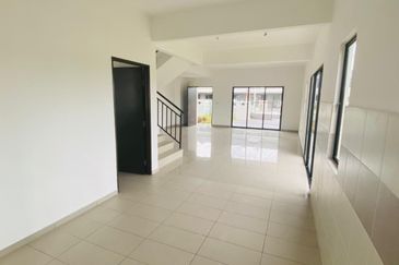 CORNER LOT SAUJANA JAYA KULAI FOR SALE 