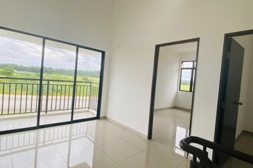 CORNER LOT SAUJANA JAYA KULAI FOR SALE 