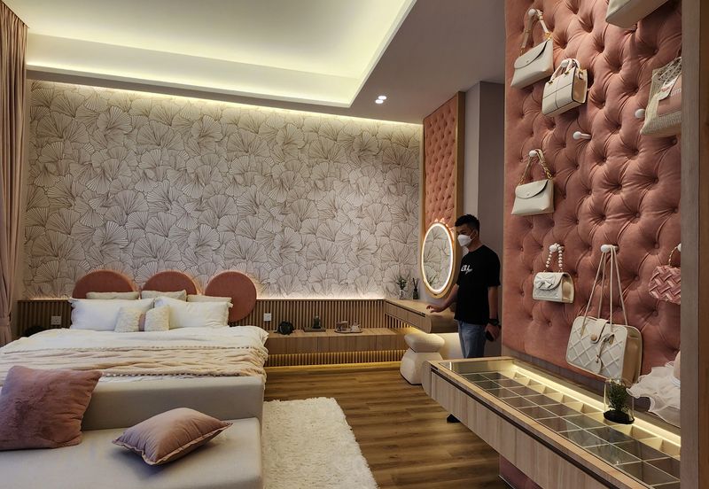 CLUSTER HOUSE ULU TIRAM KAZE HILL 