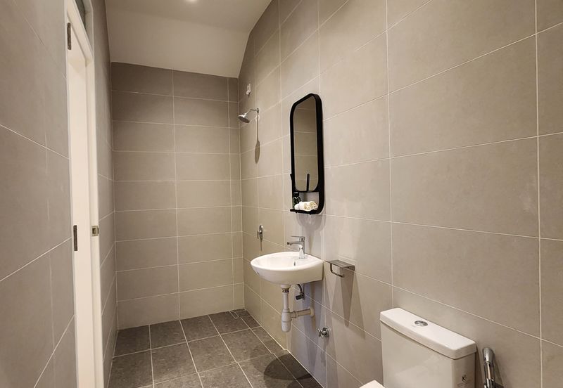 CLUSTER HOUSE ULU TIRAM KAZE HILL 