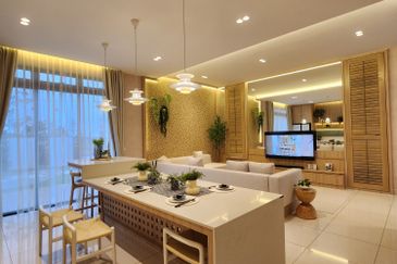 CLUSTER HOUSE ULU TIRAM KAZE HILL 