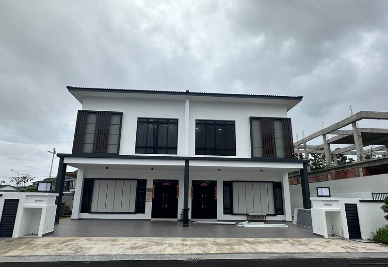 SEMI-D NEW HOUSE AT ULU TIRAM