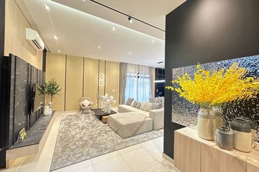 SEMI-D NEW HOUSE AT ULU TIRAM