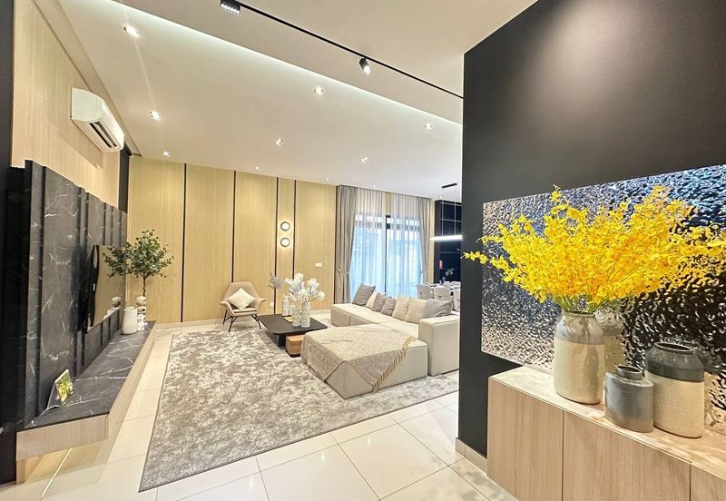 SEMI-D NEW HOUSE AT ULU TIRAM