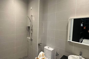 SEMI-D NEW HOUSE AT ULU TIRAM