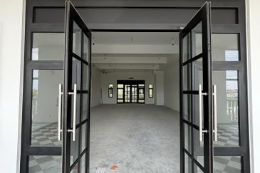 NEW COMMERCIAL HUB COMPLETED ISKANDAR PUTERI