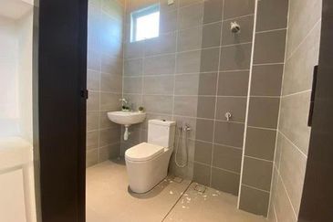 NEW HOUSE PASIR GUDANG