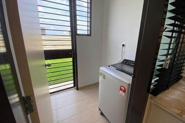 NEW HOUSE PASIR GUDANG