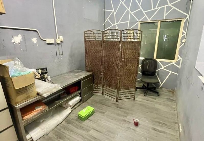 TAMPOI SHOP FOR SALE