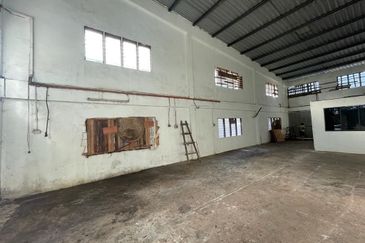 FACTORY TMN MEWAH KULAI FOR RENT