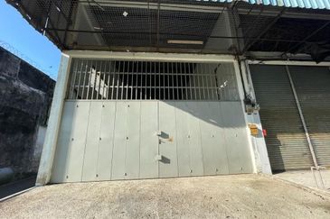 FACTORY TMN MEWAH KULAI FOR RENT