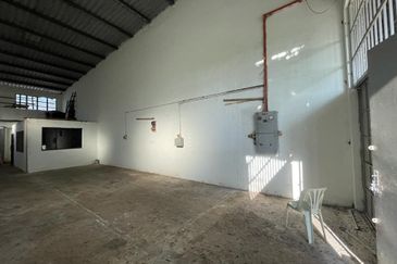 FACTORY TMN MEWAH KULAI FOR RENT