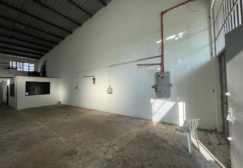 FACTORY TMN MEWAH KULAI FOR RENT