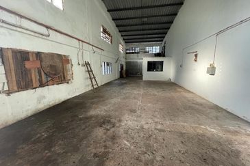 FACTORY TMN MEWAH KULAI FOR RENT