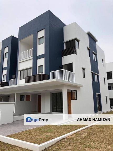 Ayden 1.5 Storey Endlot Townhouse For Sale, Warisan Puteri, Kota Warisan Sepang, Selangor, Sepang