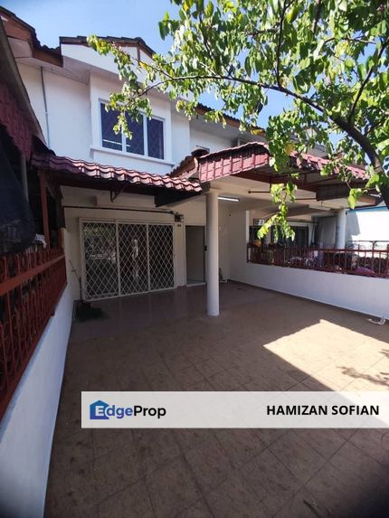 Newly Refurbished Double Storey Terrace Bandar Tasik Kesuma, Semenyih, Selangor, Semenyih