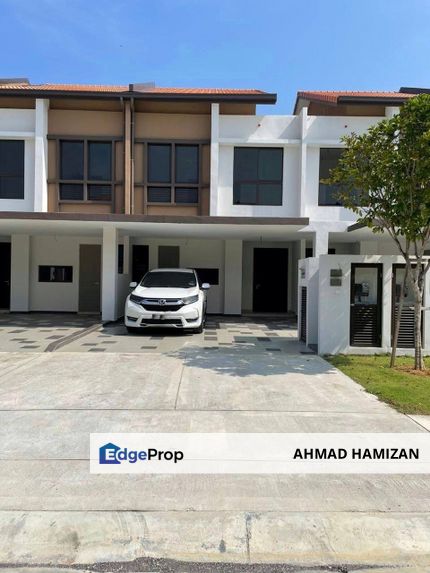 Double Storey Terrace Belladonna Taman Setia Warisan Tropika, Sepang, Selangor, Sepang