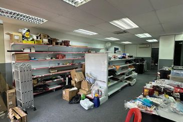 Jln Perlaluan Besi 3, Taman Sri Putri SKUDAI - ▪︎ Ground Floor SHOP FOR RENT - facing main road