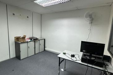 Jln Perlaluan Besi 3, Taman Sri Putri SKUDAI - ▪︎ Ground Floor SHOP FOR RENT - facing main road