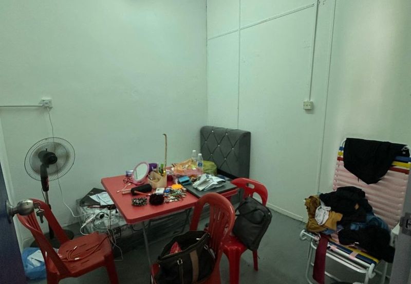 Jln Perlaluan Besi 3, Taman Sri Putri SKUDAI - ▪︎ Ground Floor SHOP FOR RENT - facing main road