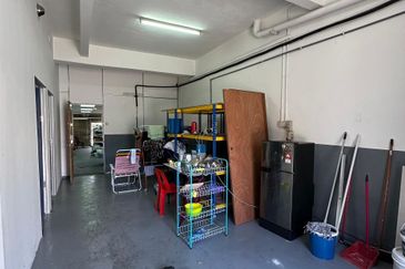 Jln Perlaluan Besi 3, Taman Sri Putri SKUDAI - ▪︎ Ground Floor SHOP FOR RENT - facing main road