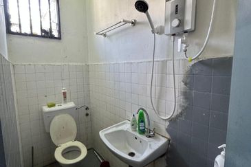 Jln Perlaluan Besi 3, Taman Sri Putri SKUDAI - ▪︎ Ground Floor SHOP FOR RENT - facing main road