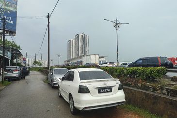 Jalan Tebrau, JOHOR BAHRU TOWN 📢 *Hot Commercial Bungalow for Rent!*  Facing Main Road