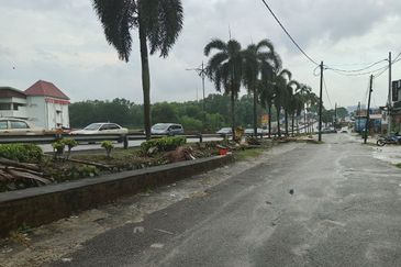 Jalan Tebrau, JOHOR BAHRU TOWN 📢 *Hot Commercial Bungalow for Rent!*  Facing Main Road