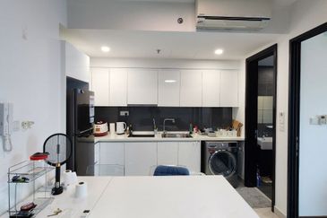 Almas Suites @ Puteri Harbour