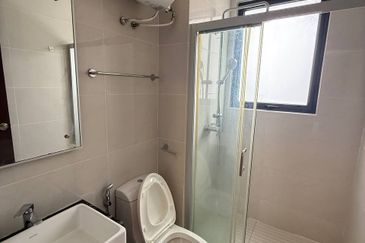 Baypoint @ Country Garden Danga Bay