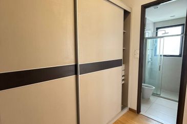 Baypoint @ Country Garden Danga Bay