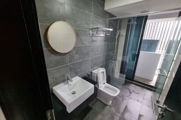 Almas Suites @ Puteri Harbour