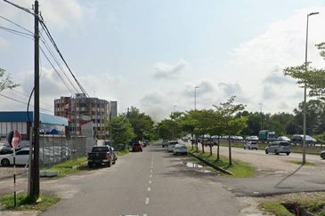 BAYU PUTERI FACTORY FOR RENT 🌟 Jalan Bayu Puteri 1/1 💙 Facing Main Road 【面向大路】- GELANG PATAH